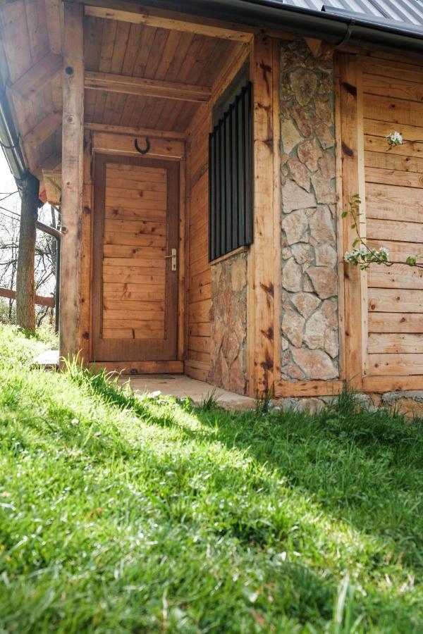 Bungalows Old Town Visoko Bagian luar foto